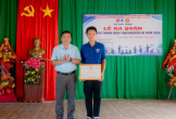 Trao Huy hiệu “Tuổi trẻ dũng cảm” cho nam sinh cứu người đuối nước