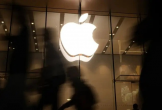 Vào thế khó, Apple chấp nhận rủi ro khi dùng chip Trung Quốc