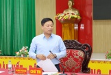 Phó Chủ tịch UBND tỉnh Hoàng Phú Hiền nghe tình hình thực hiện công tác giải phóng mặt bằng Dự án đầu tư xây dựng đường bộ cao tốc Vinh - Thanh Thủy tại Nam Đàn
