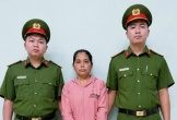 Bắt khẩn cấp bảo mẫu trường mầm non bắn dây thun vào chân trẻ
